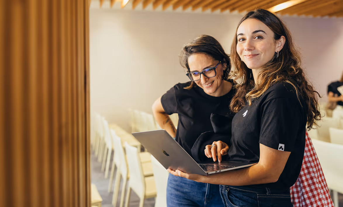 Liliana Fontes, Senior People Admin Specialist at Amplemarket, with Teresa Delgado